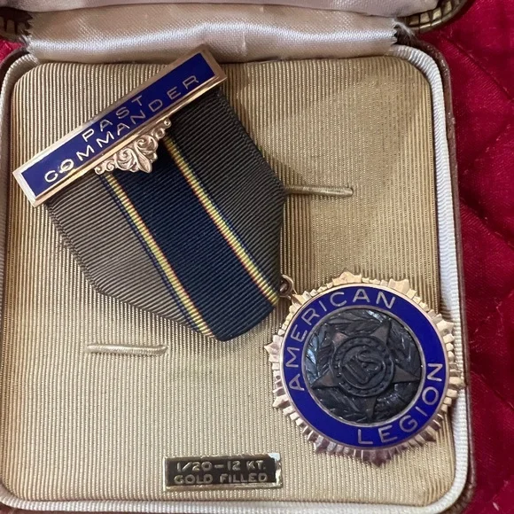 American Legion Past Commander Medal Gold Filled - Picture 6 of 7